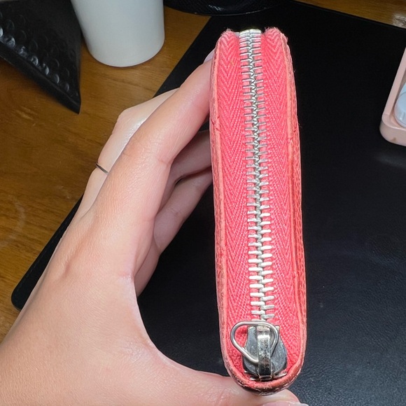 Chanel zippy wallet - Picture 3 of 15